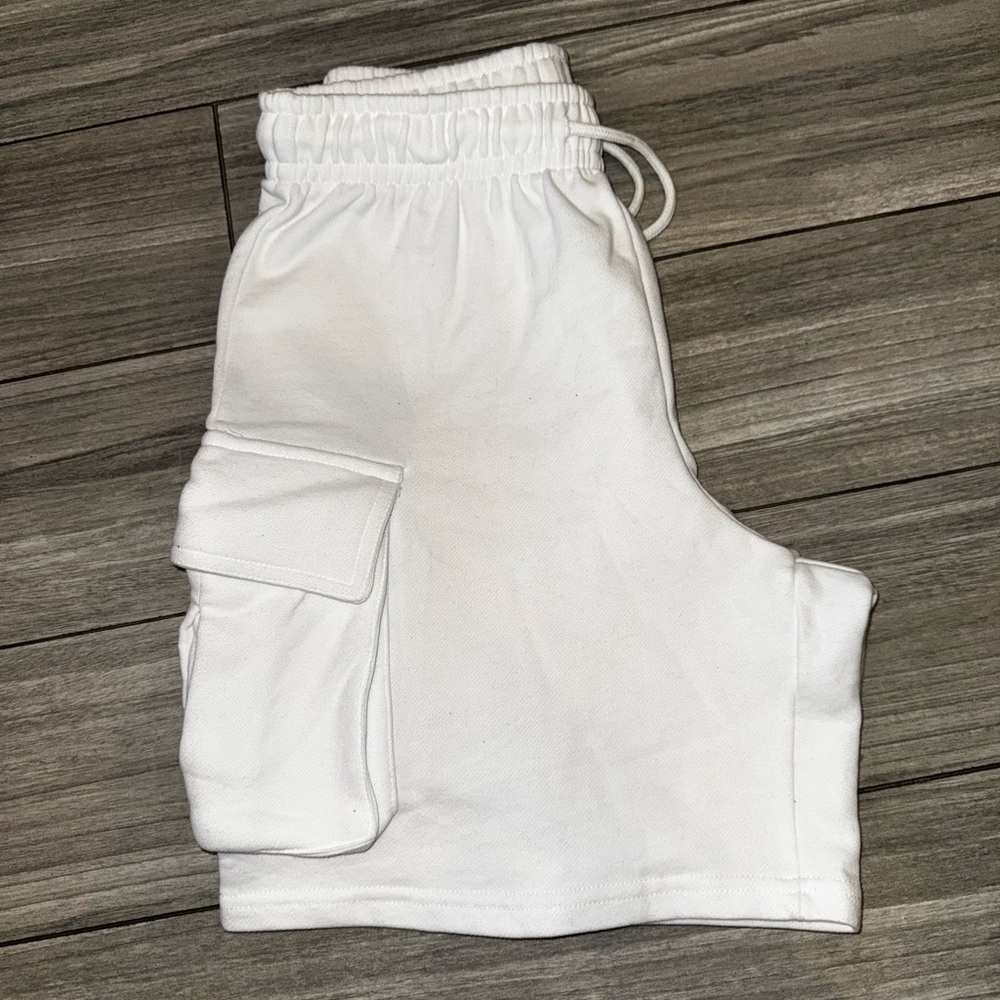 Garage women’s White Cargo Shorts